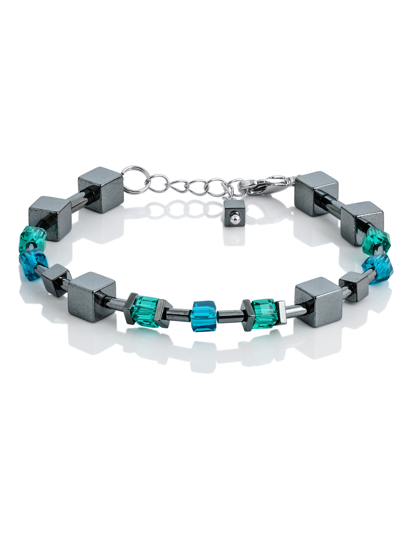 Дизайнерский геометрический браслет на руку с кубиками натурального гематита, зелеными и голубыми кристаллами