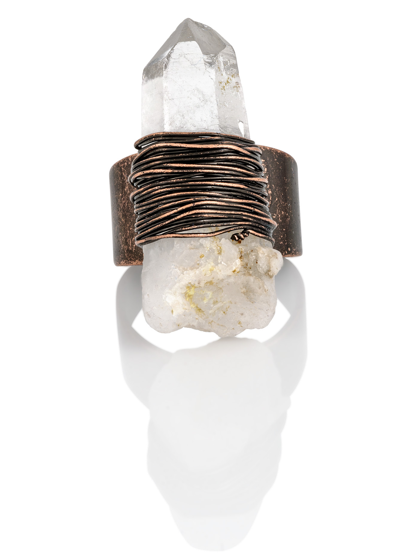 Дизайнерское кольцо женское с натуральным горным хрусталем