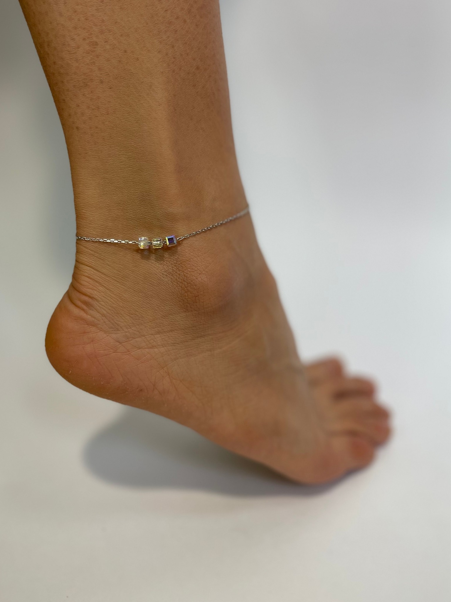 Серебряный браслет на ногу, анклет, с премиум-кристаллами