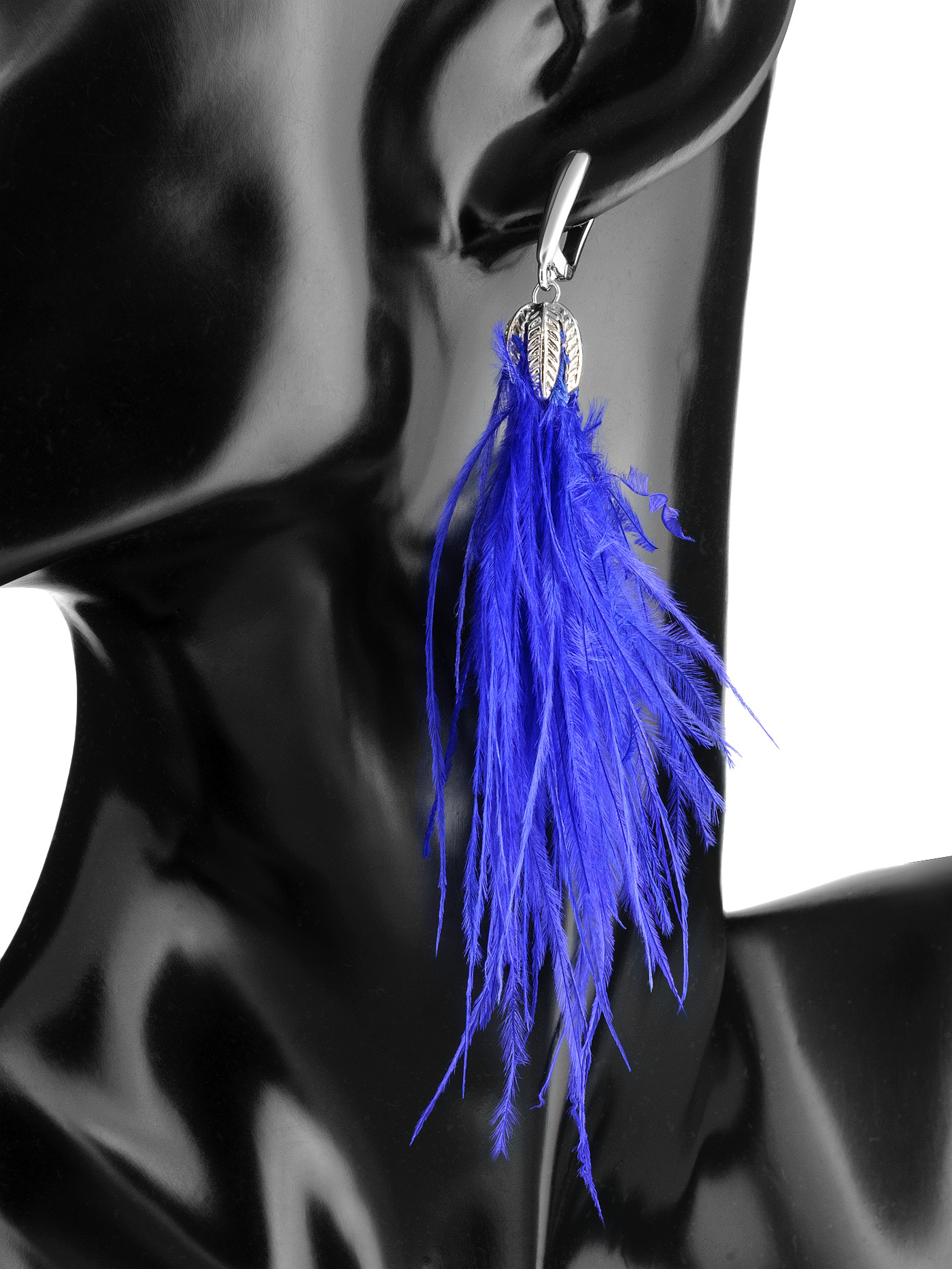 Женские асимметричные серьги с натуральным горным хрусталем и синими перьями