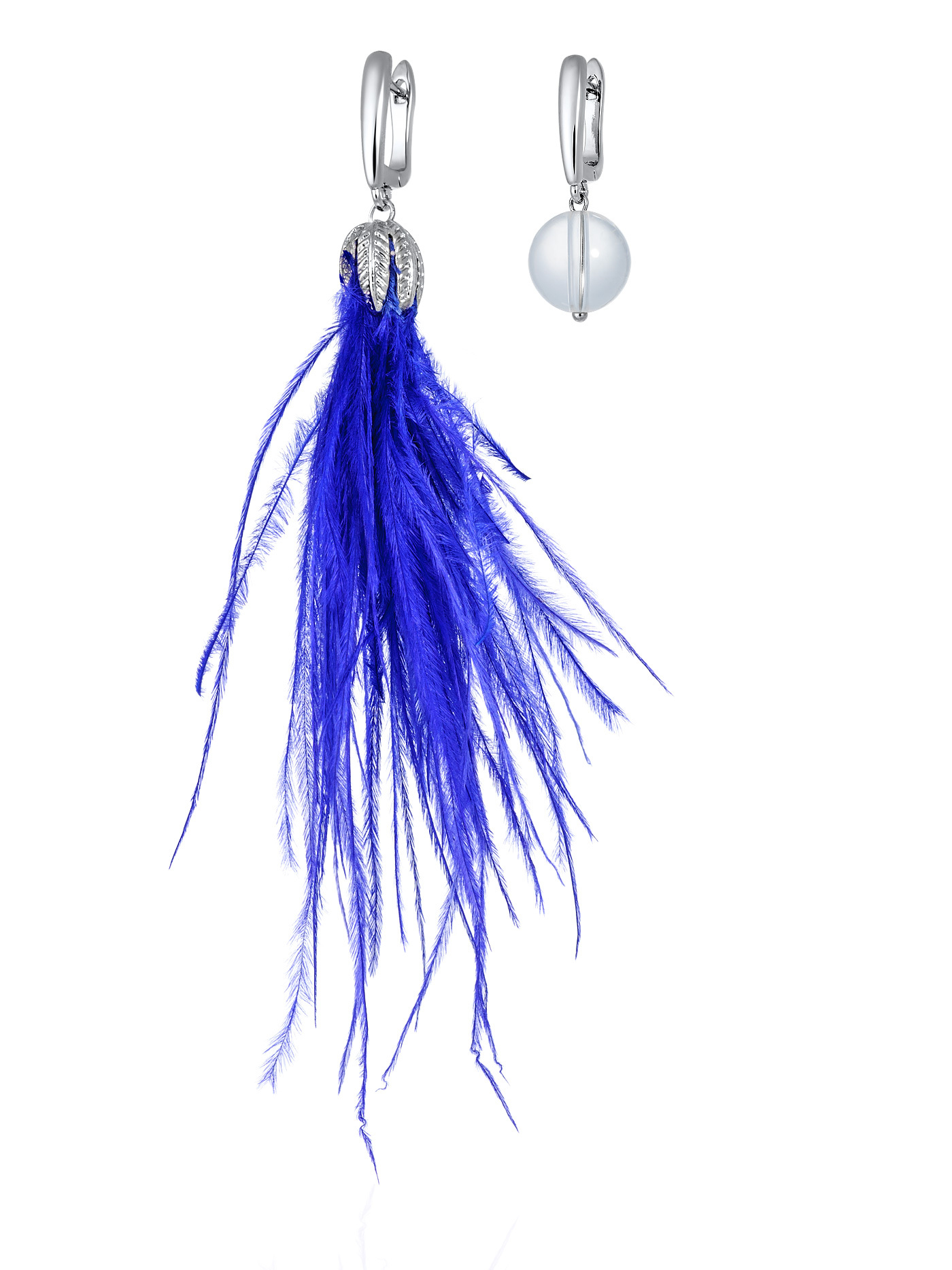 Женские асимметричные серьги с натуральным горным хрусталем и синими перьями
