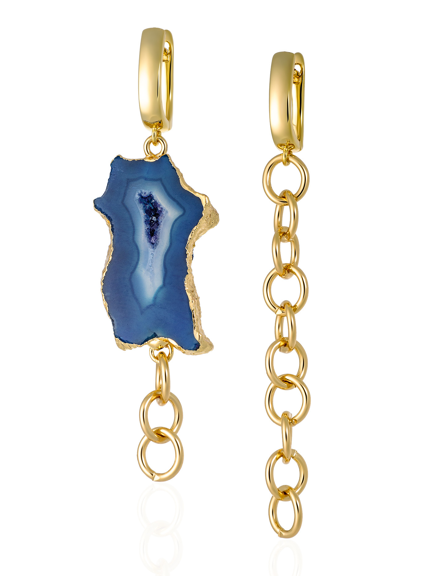 Золотистые дизайнерские асимметричные или непарные серьги - цепи с натуральным синим агатом