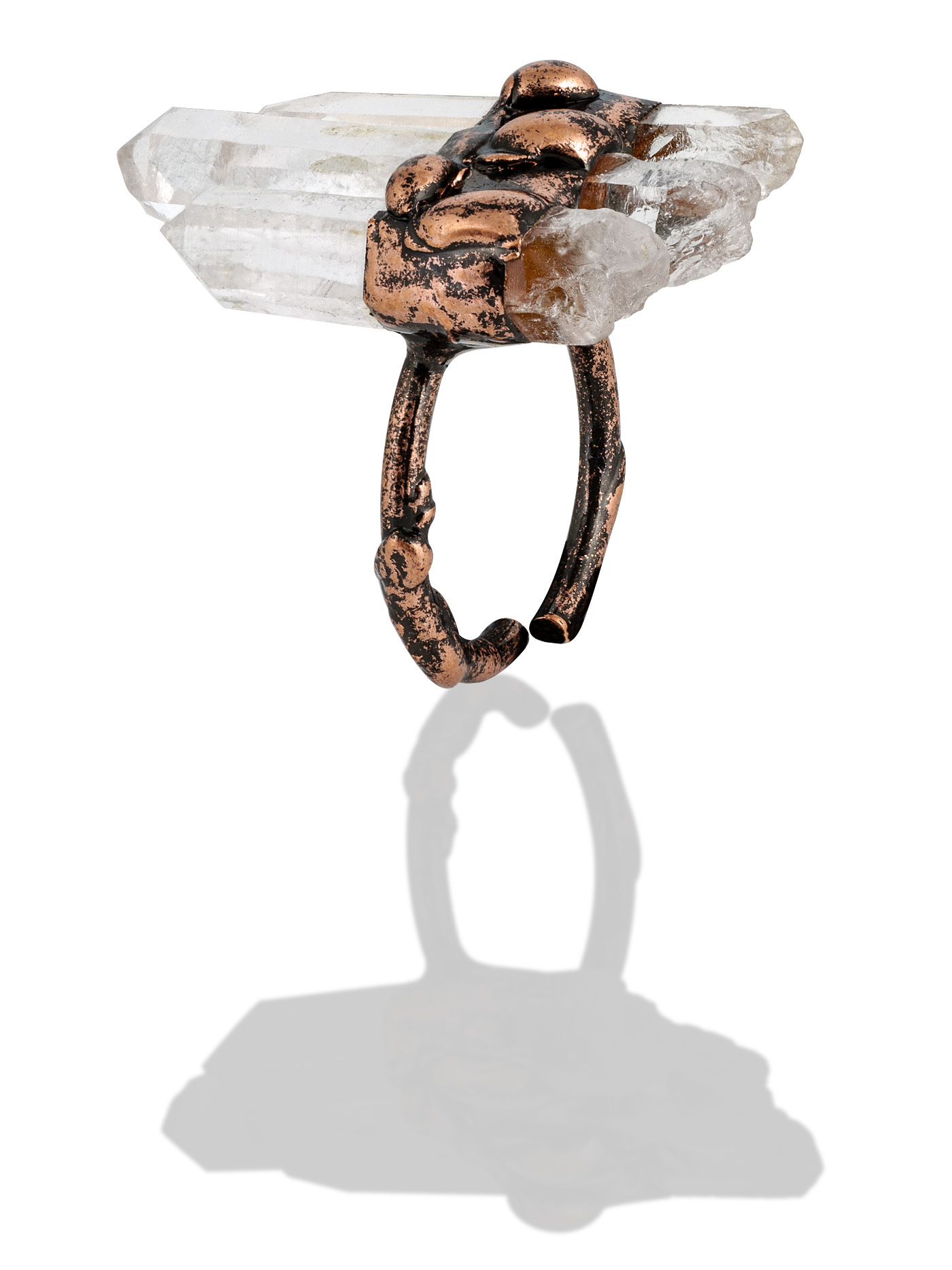 Женское бронзовое кольцо с натуральным горным хрусталем