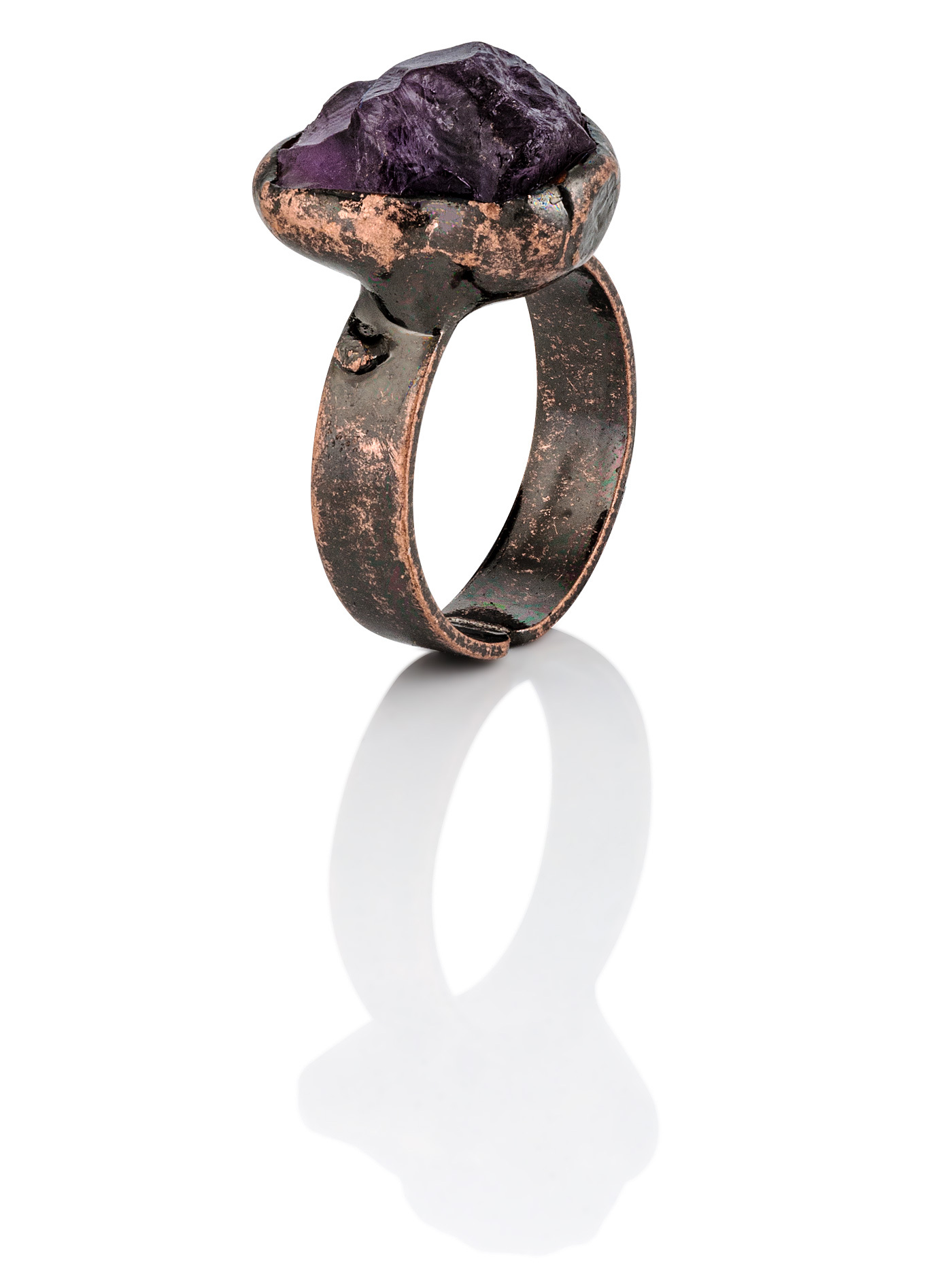 Дизайнерское бронзовое женское кольцо с натуральным аметистом
