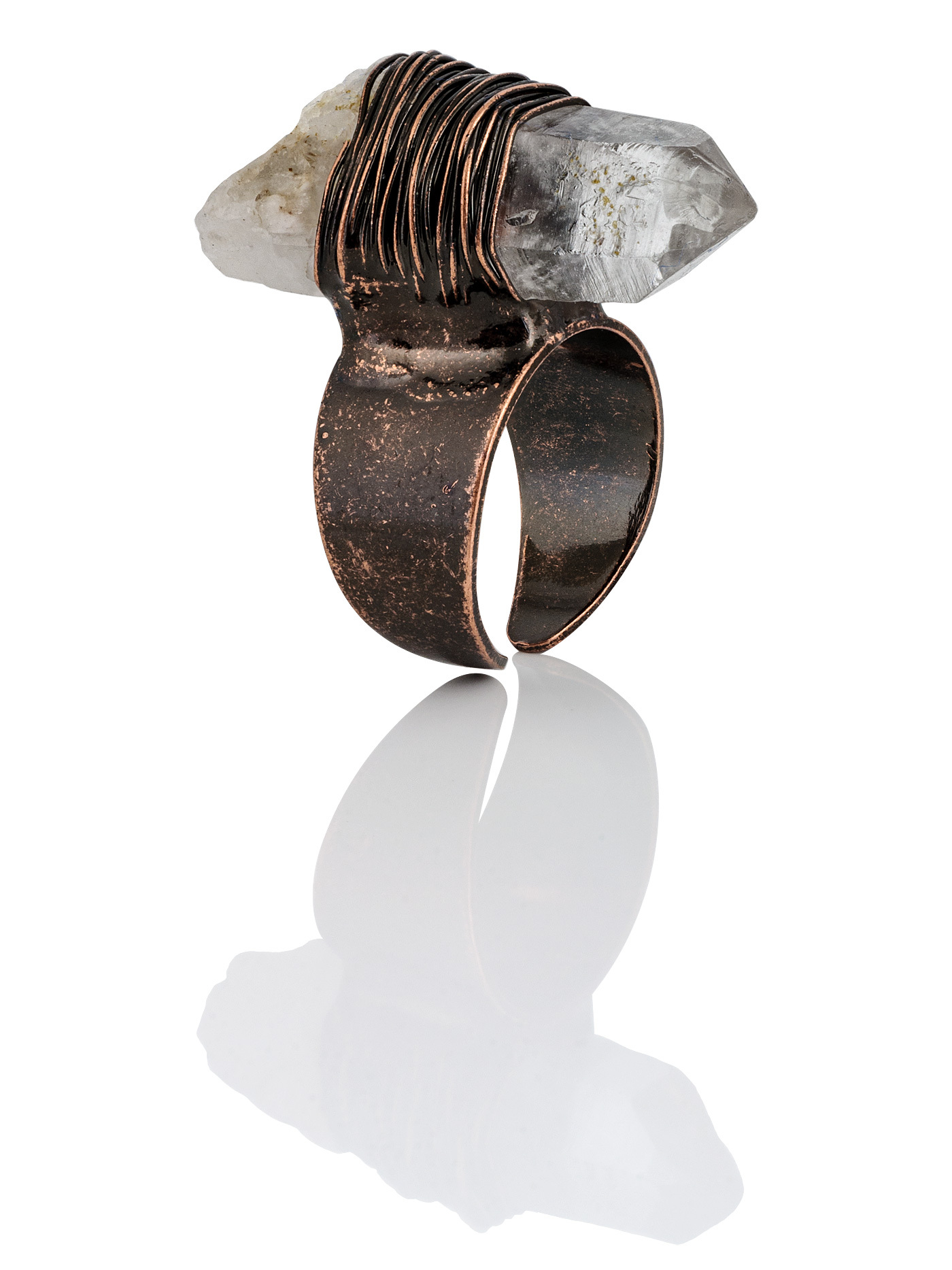Дизайнерское кольцо женское с натуральным горным хрусталем