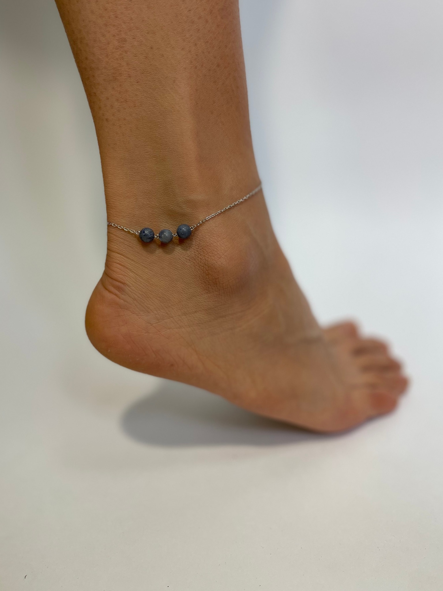 Серебряный браслет на ногу, анклет, с голубым кораллом