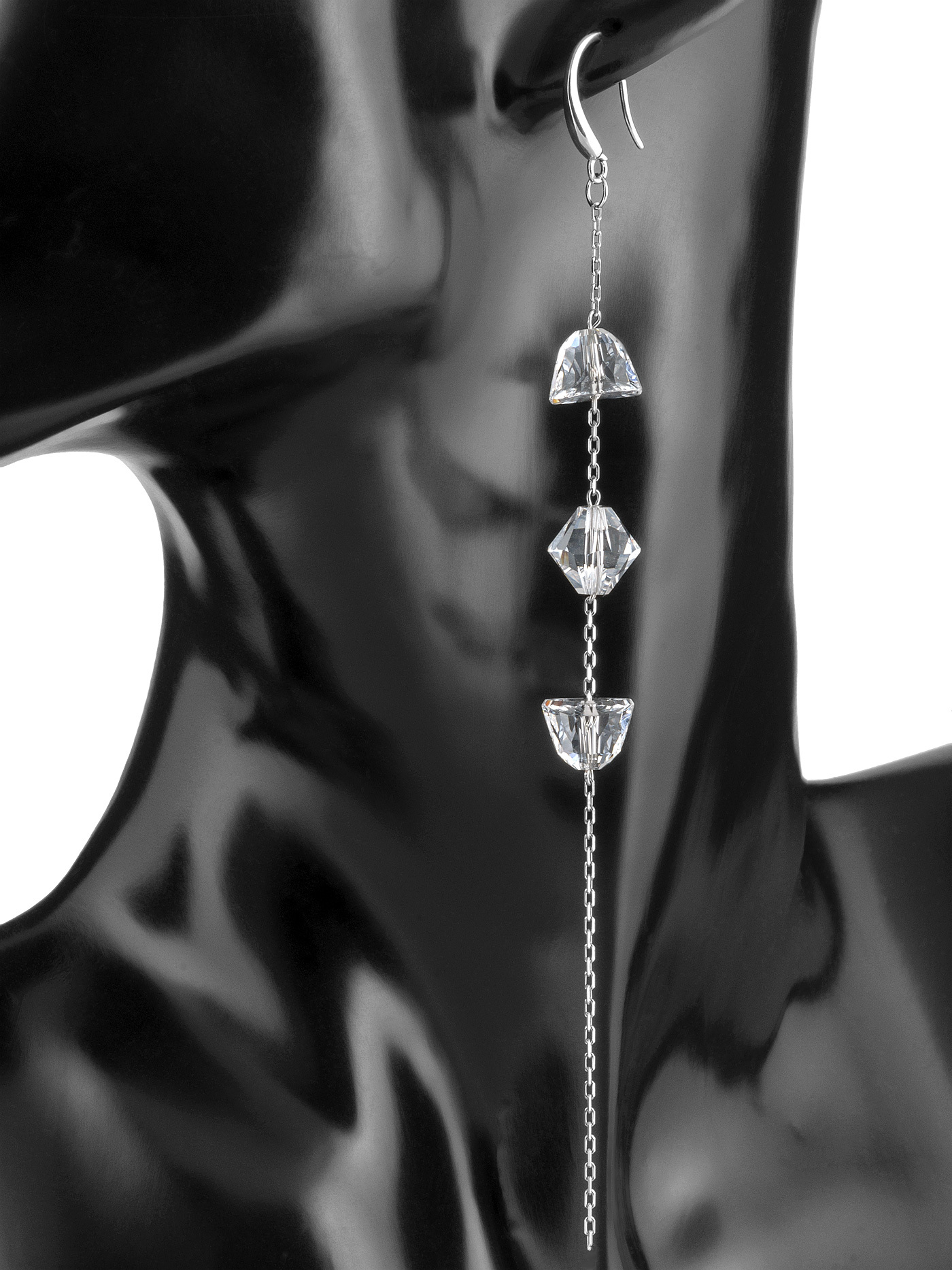 Стильные серебряные серьги с кристаллами премиум качества
