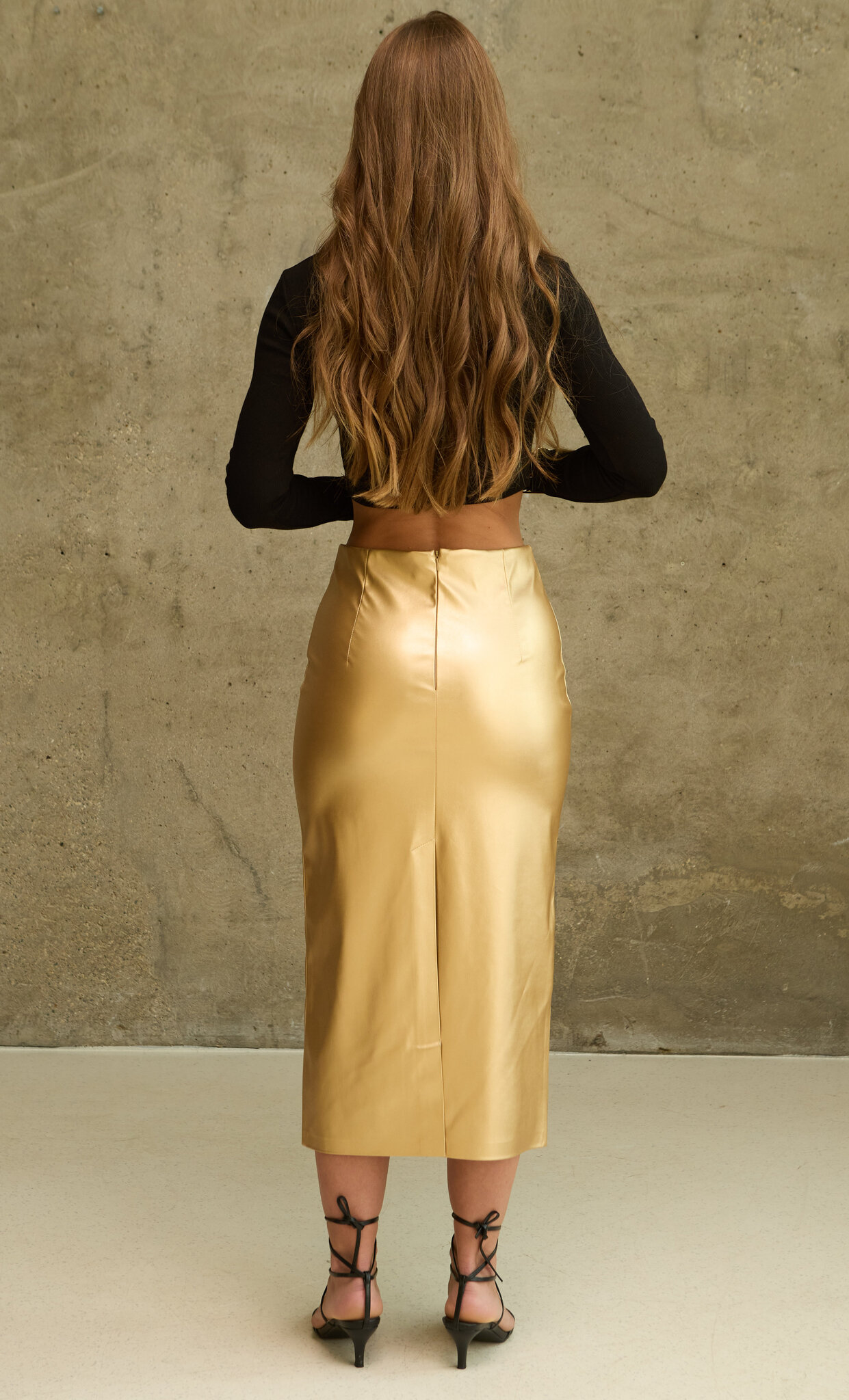 Кожаная золотая юбка макси