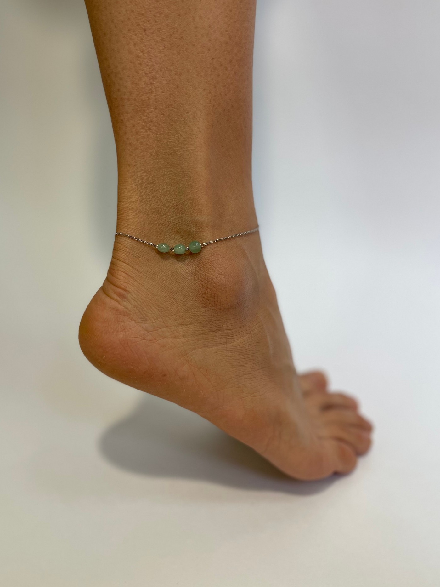 Серебряный браслет на ногу, анклет, с зеленым ониксом